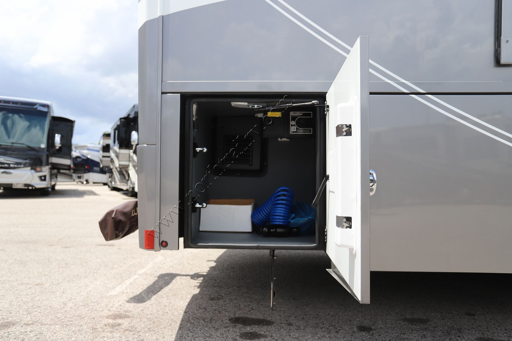 Used 2024 Renegade Rv Explorer 40ERB Super C  For Sale