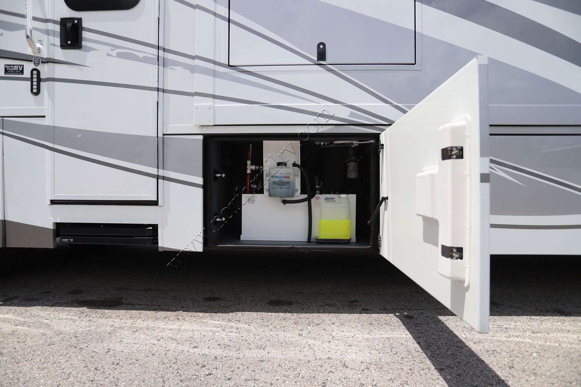 Used 2024 Renegade Rv Explorer 40ERB Super C  For Sale