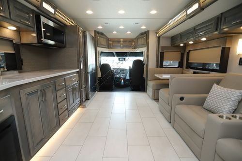 2024 Renegade Rv Explorer 40ERB