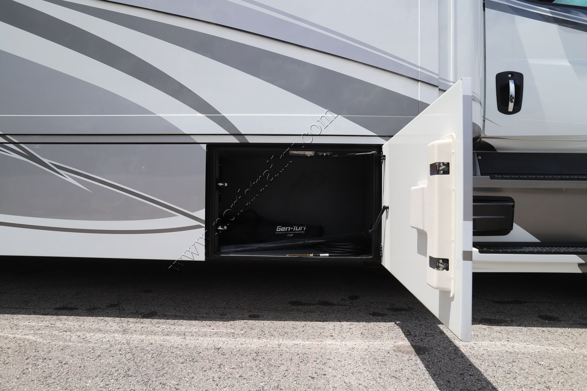 Used 2024 Renegade Rv Explorer 40ERB Super C  For Sale