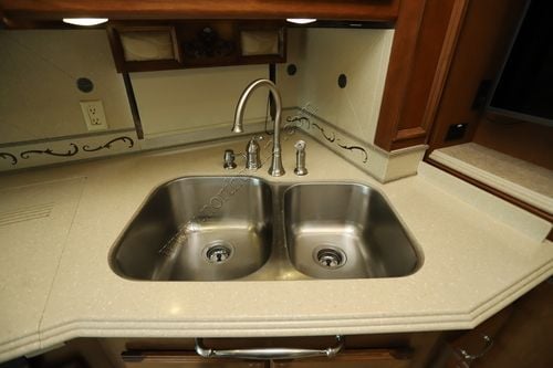 2012 Tiffin Motor Homes Phaeton 40QTH Class A