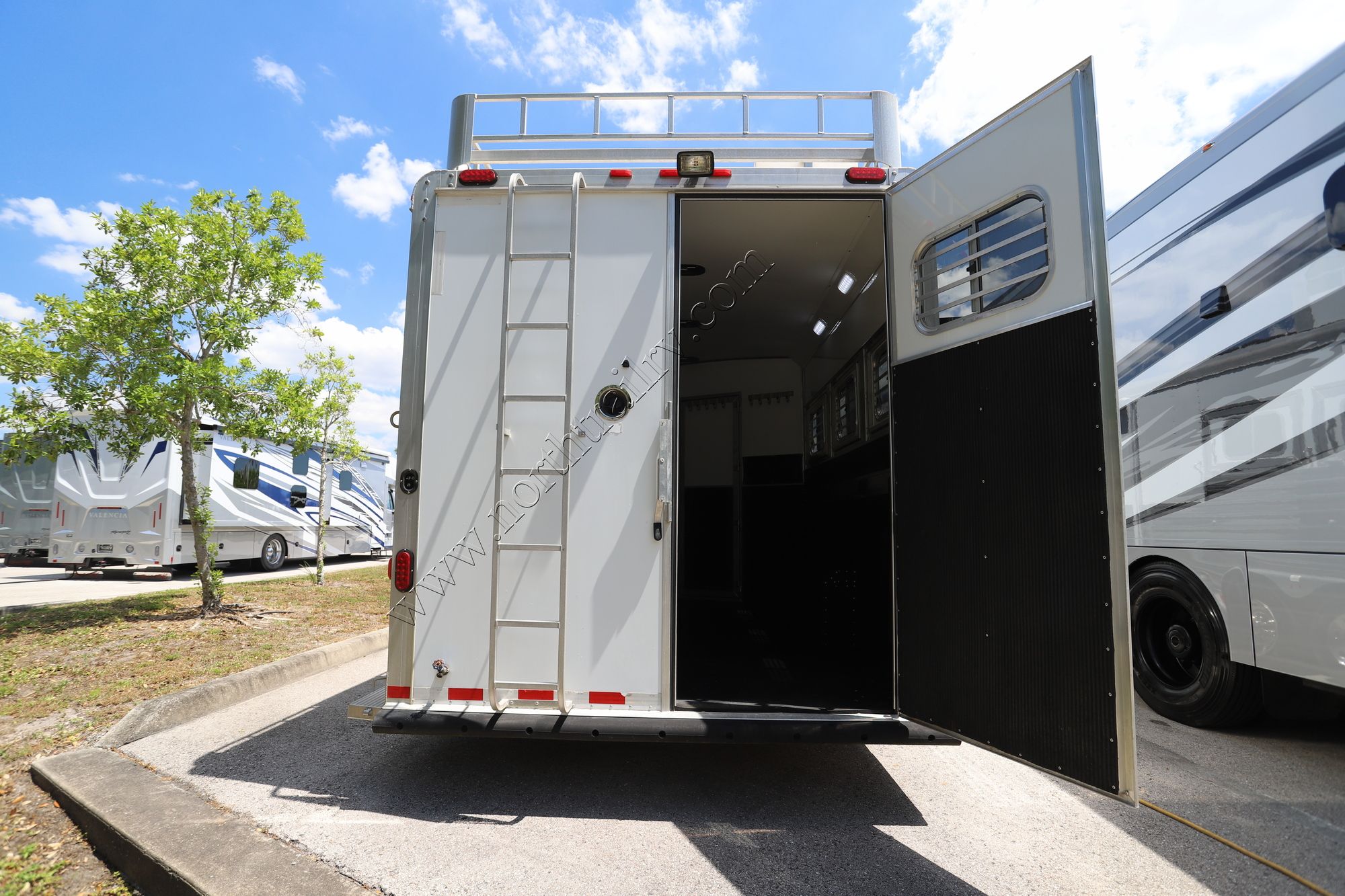 Used 2016 Elite Horse Trailer GOOSE NECK OtherZ  For Sale