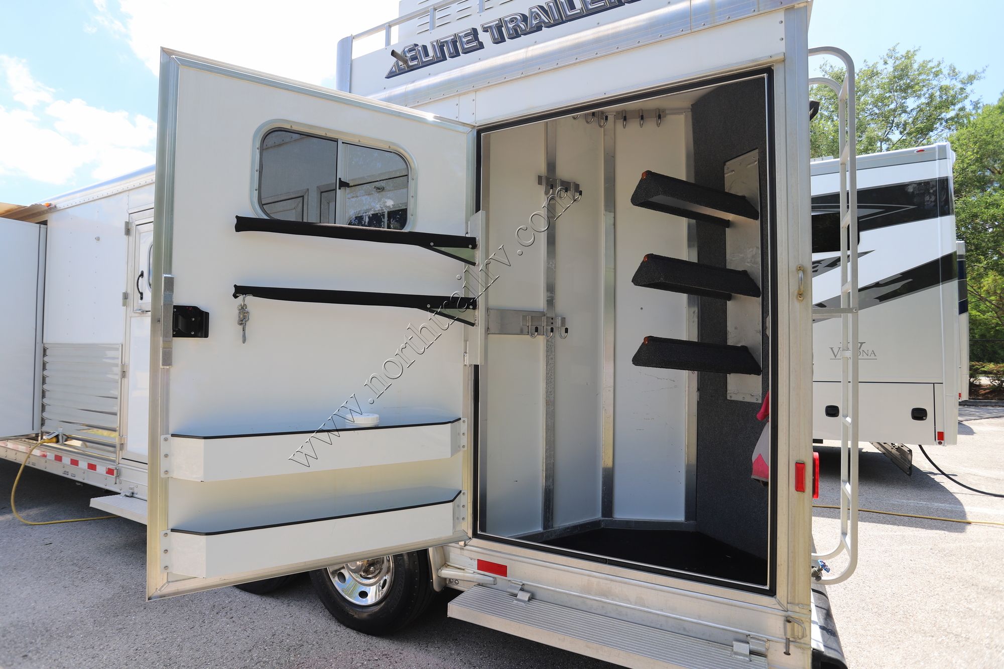 Used 2016 Elite Horse Trailer GOOSE NECK OtherZ  For Sale