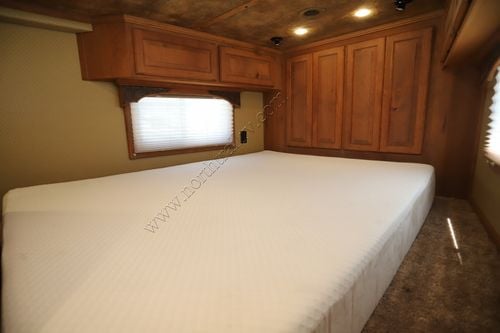2016 Elite Horse Trailer GOOSE NECK