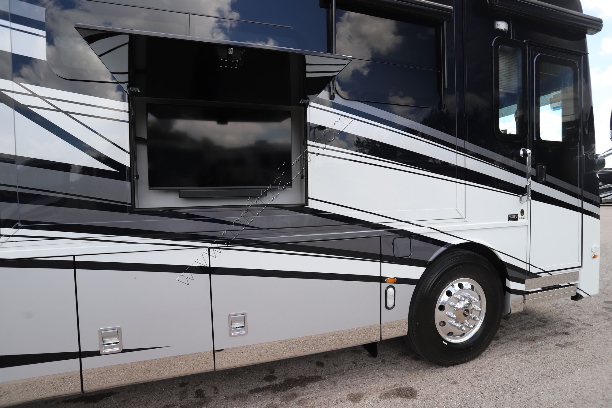 New 2026 Newmar Dutch Star 4340 Class A  For Sale