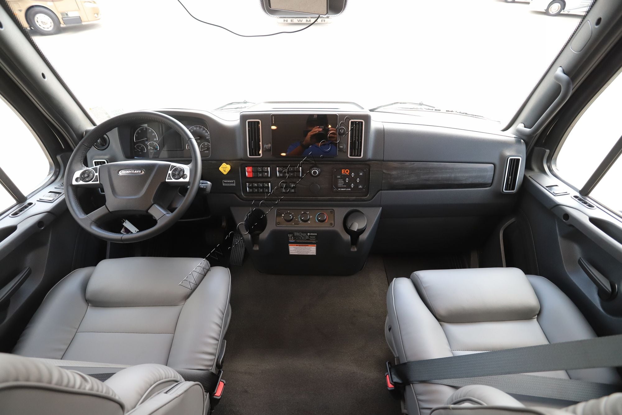 New 2026 Renegade Rv Verona Le 40LBH Super C  For Sale