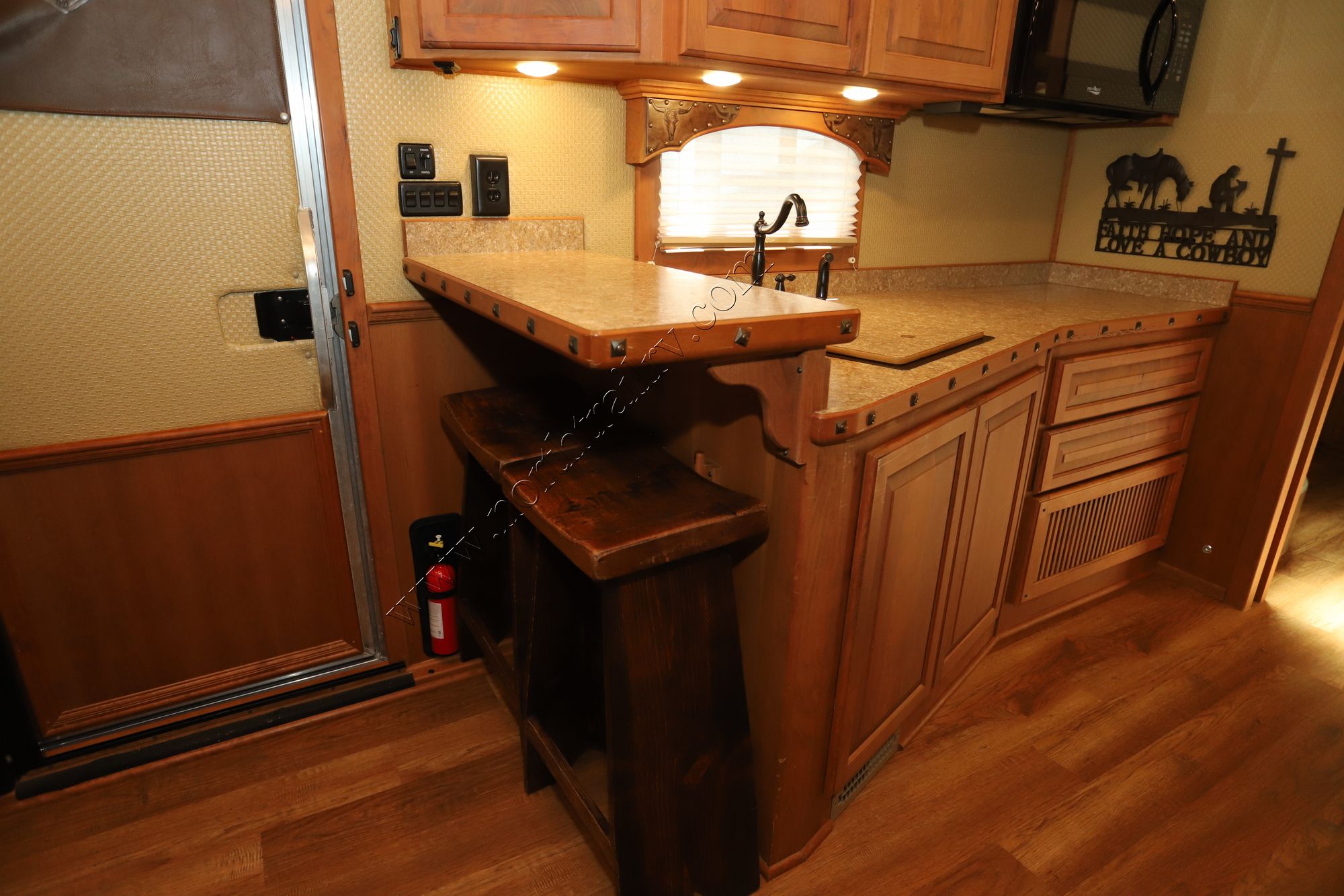Used 2016 Elite Horse Trailer GOOSE NECK OtherZ  For Sale