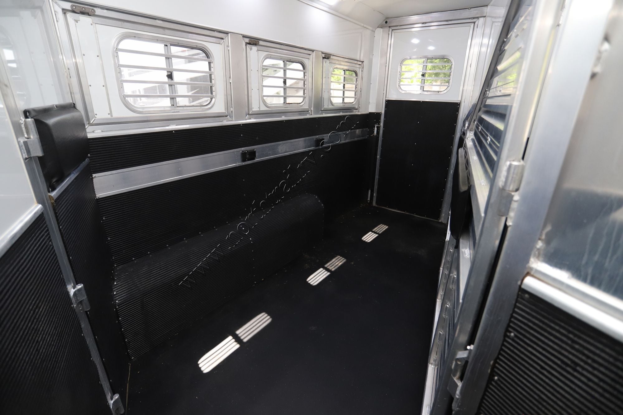 Used 2016 Elite Horse Trailer GOOSE NECK OtherZ  For Sale