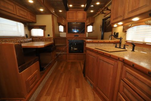 2016 Elite Horse Trailer GOOSE NECK