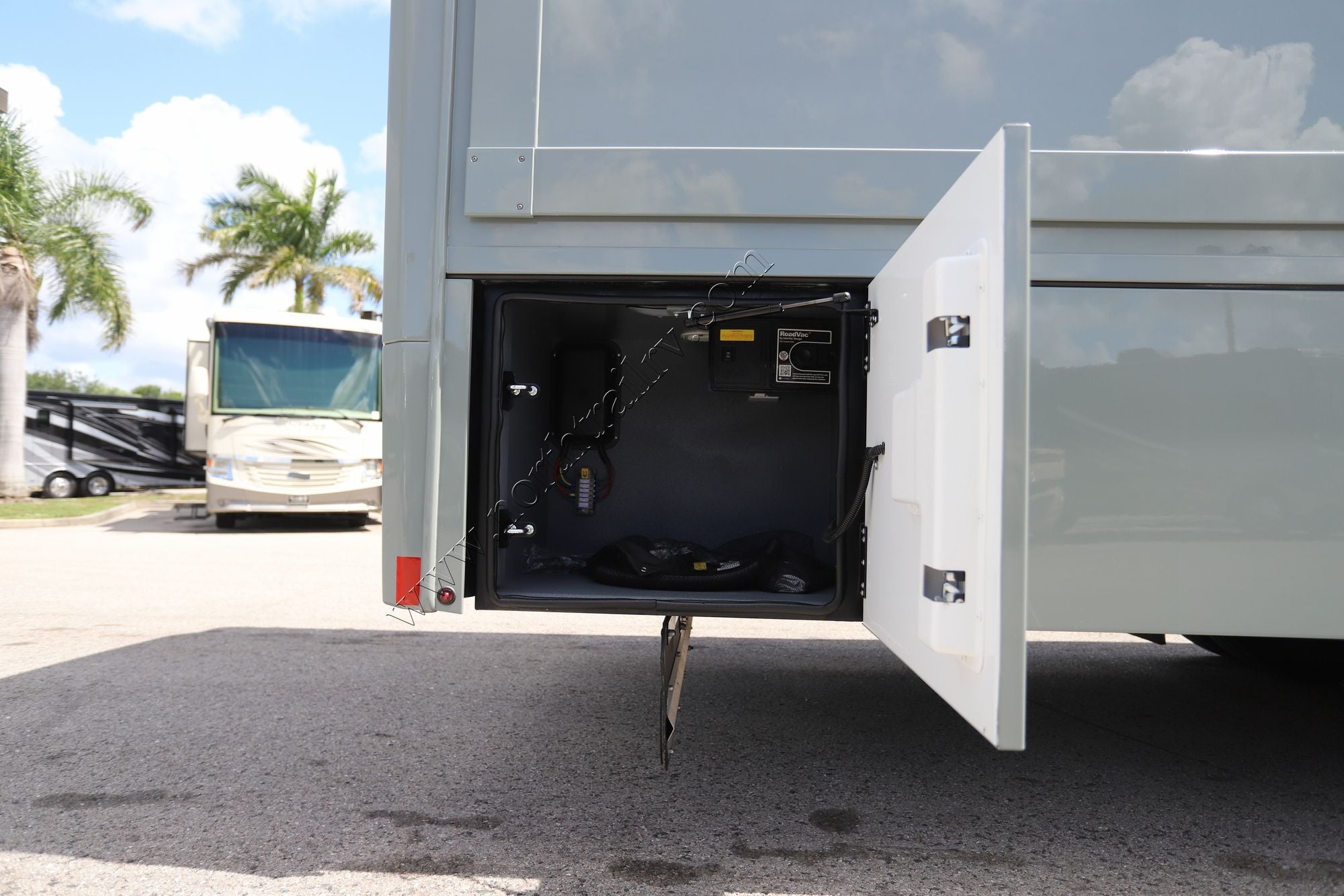 New 2026 Renegade Rv Verona Le 40LBH Super C  For Sale