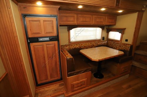2016 Elite Horse Trailer GOOSE NECK