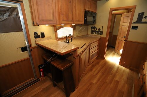 2016 Elite Horse Trailer GOOSE NECK