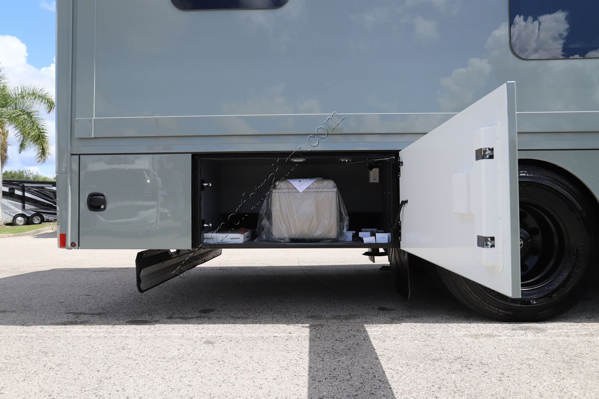 New 2026 Renegade Rv Verona Le 40LBH Super C  For Sale
