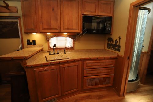 2016 Elite Horse Trailer GOOSE NECK