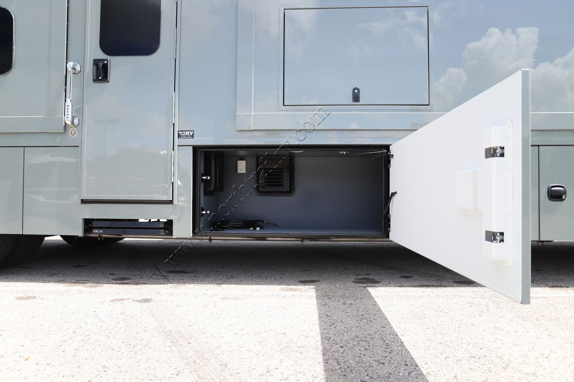 New 2026 Renegade Rv Verona Le 40LBH Super C  For Sale