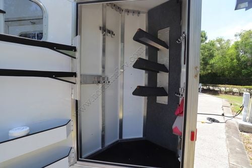2016 Elite Horse Trailer GOOSE NECK