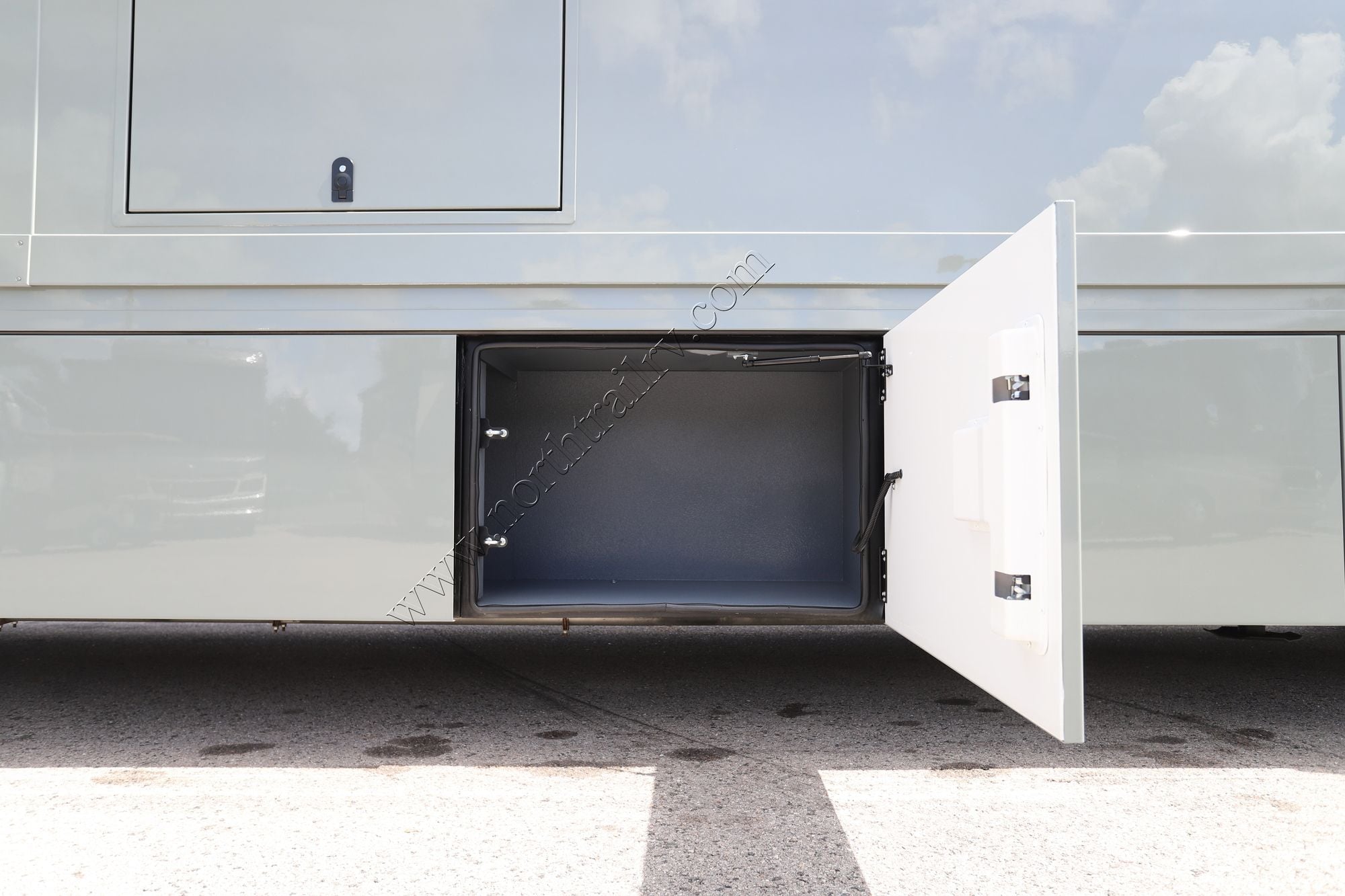 New 2026 Renegade Rv Verona Le 40LBH Super C  For Sale