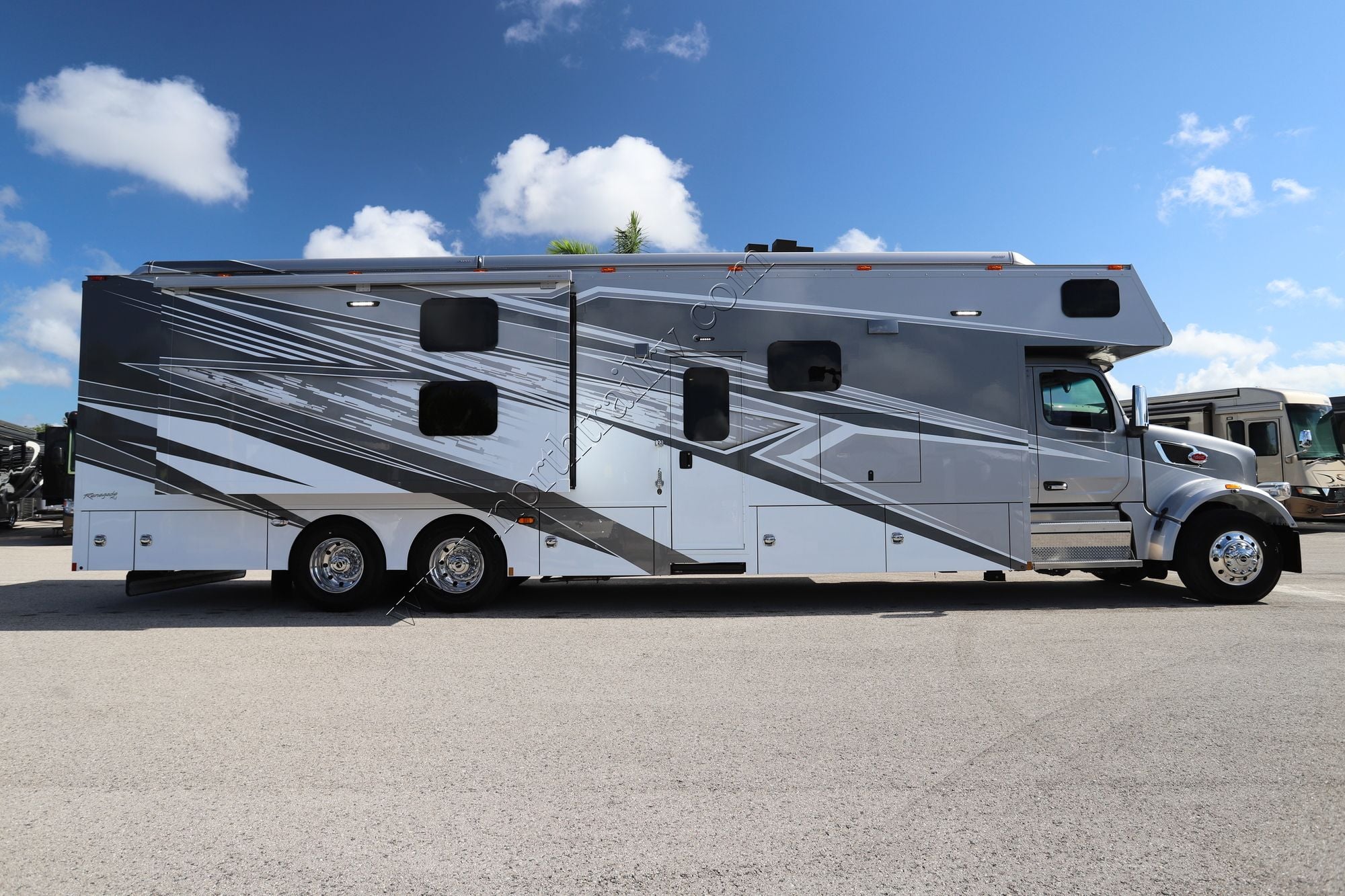 New 2026 Renegade Rv Classic 45CBF Super C  For Sale