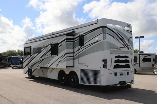 2027 Newmar Mountain Aire 3825