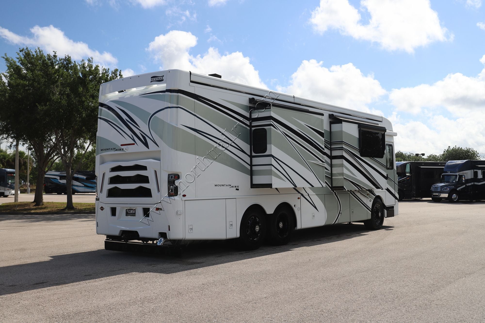 New 2027 Newmar Mountain Aire 3825 Class A  For Sale