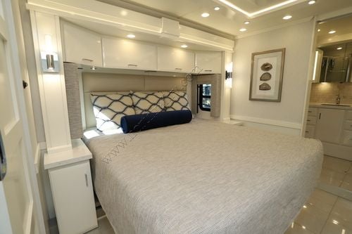 2027 Newmar Mountain Aire 3825