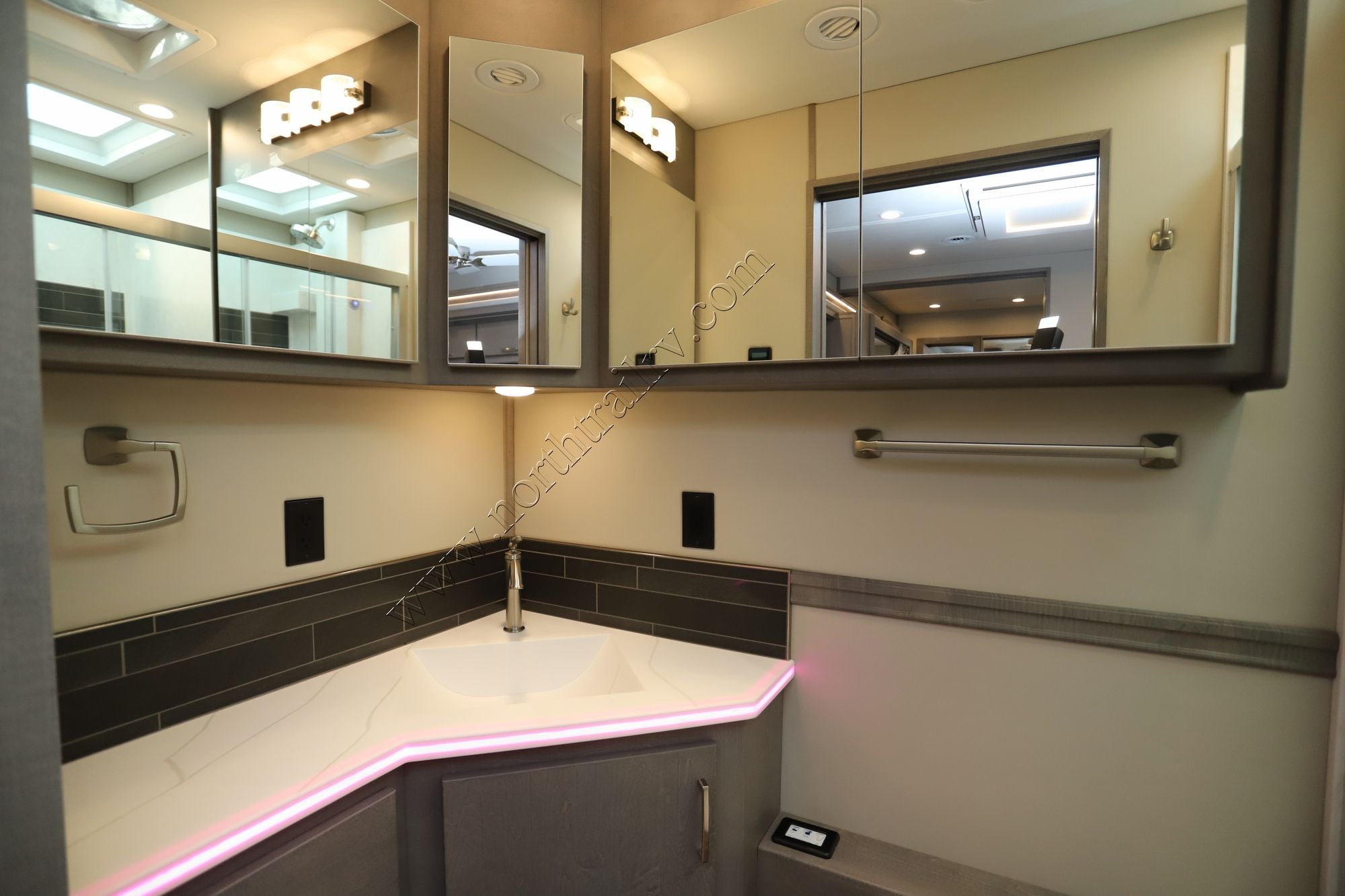 New 2026 Renegade Rv Classic 45CBF Super C  For Sale