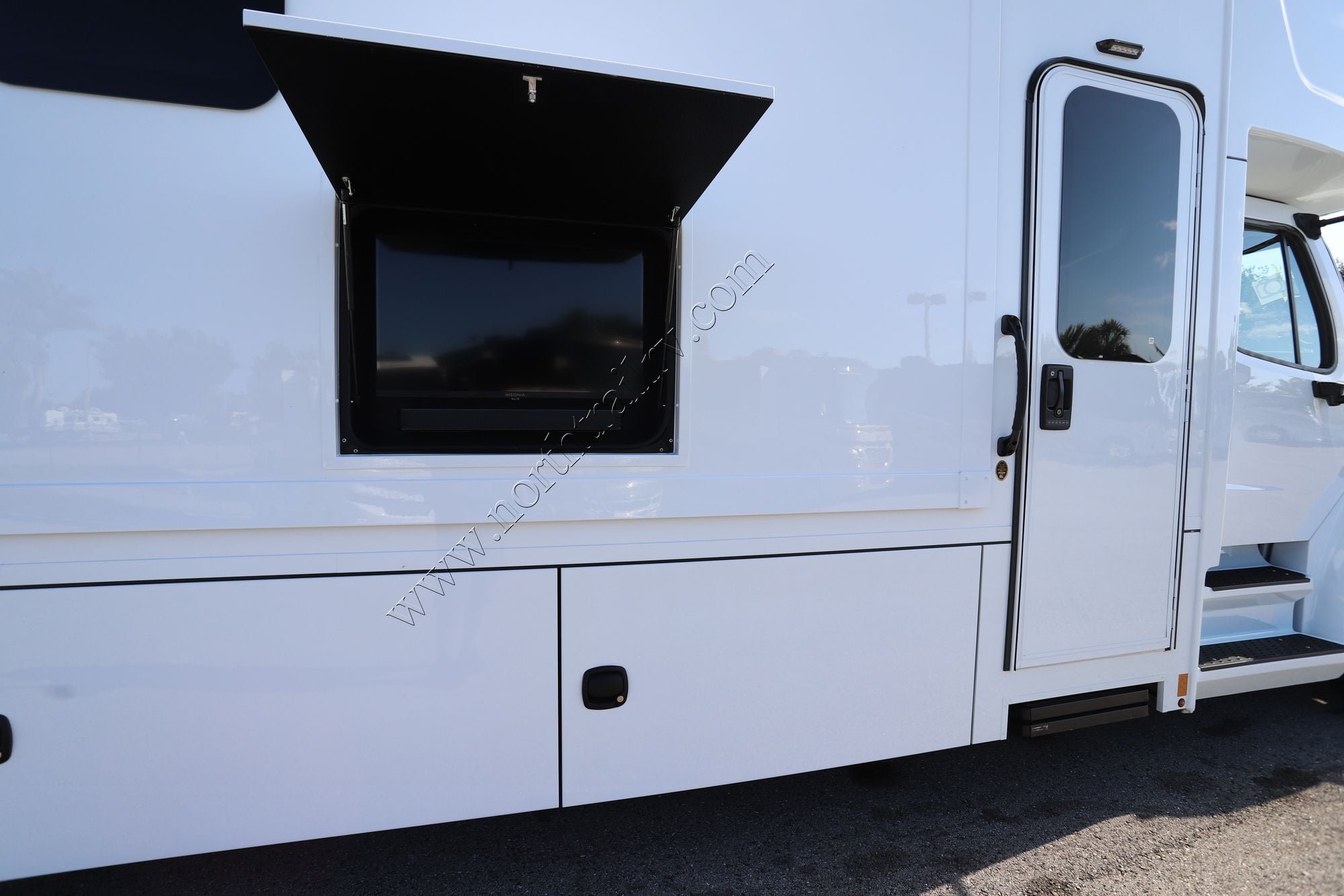 New 2026 Renegade Rv Valencia 39RB Super C  For Sale