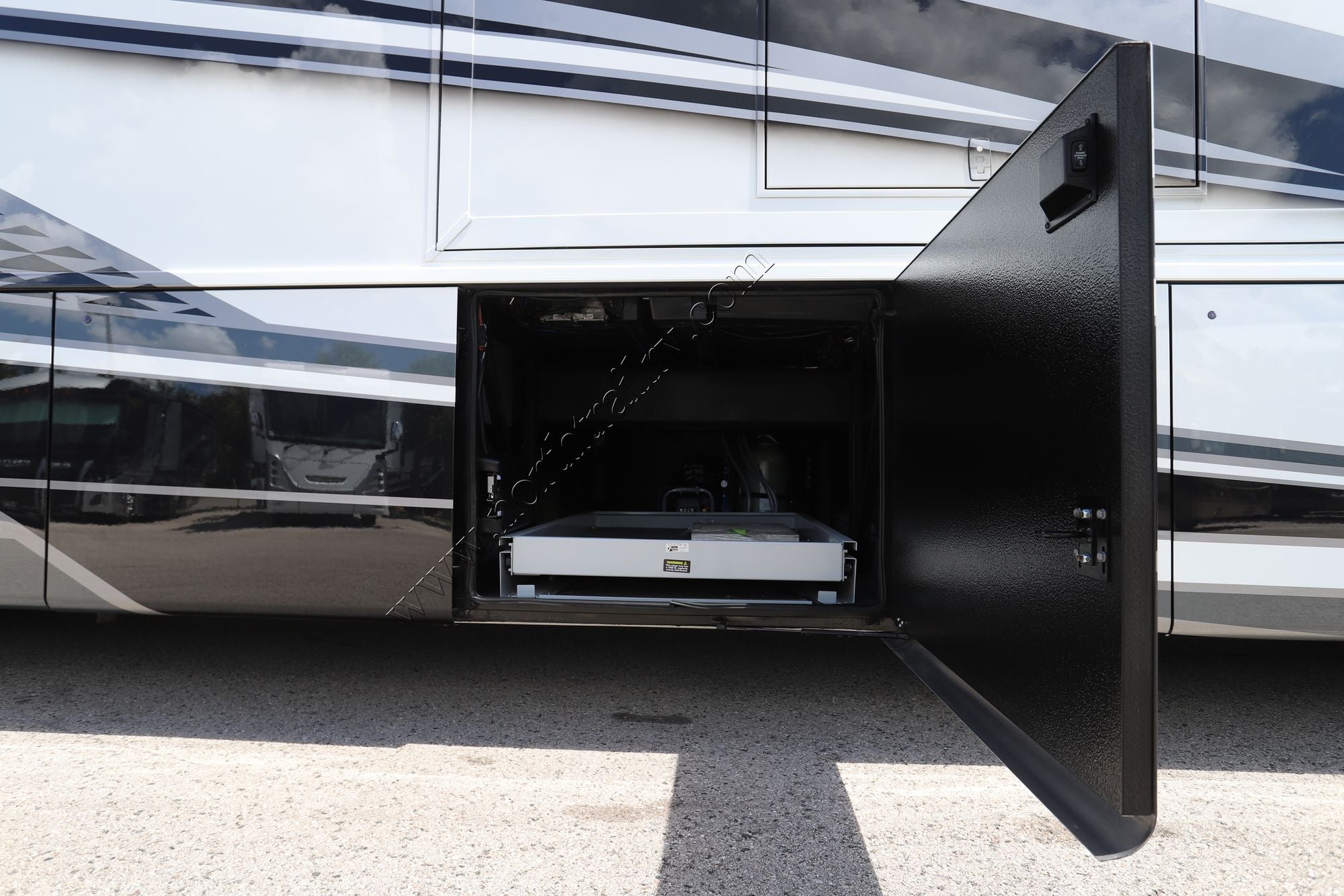 New 2027 Newmar Essex 4551 Class A  For Sale