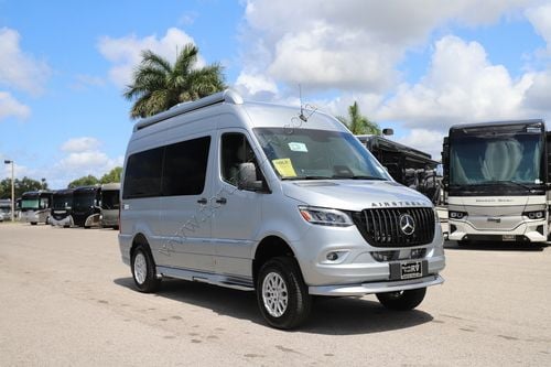 2026 Airstream Interstate 19 AP Tommy Bahama B Mercedes