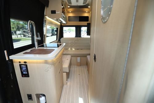 2026 Airstream Interstate 19 AP Tommy Bahama B Mercedes