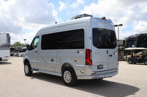 2026 Airstream Interstate 19 AP Tommy Bahama B Mercedes