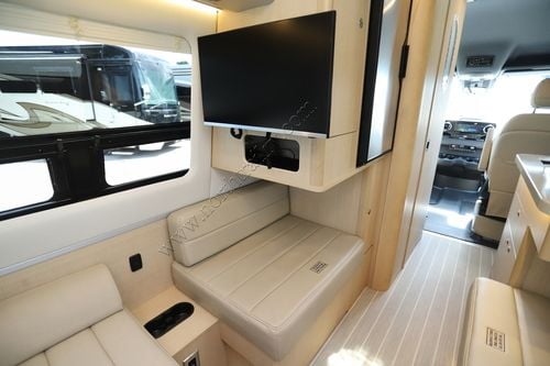 2026 Airstream Interstate 19 AP Tommy Bahama B Mercedes