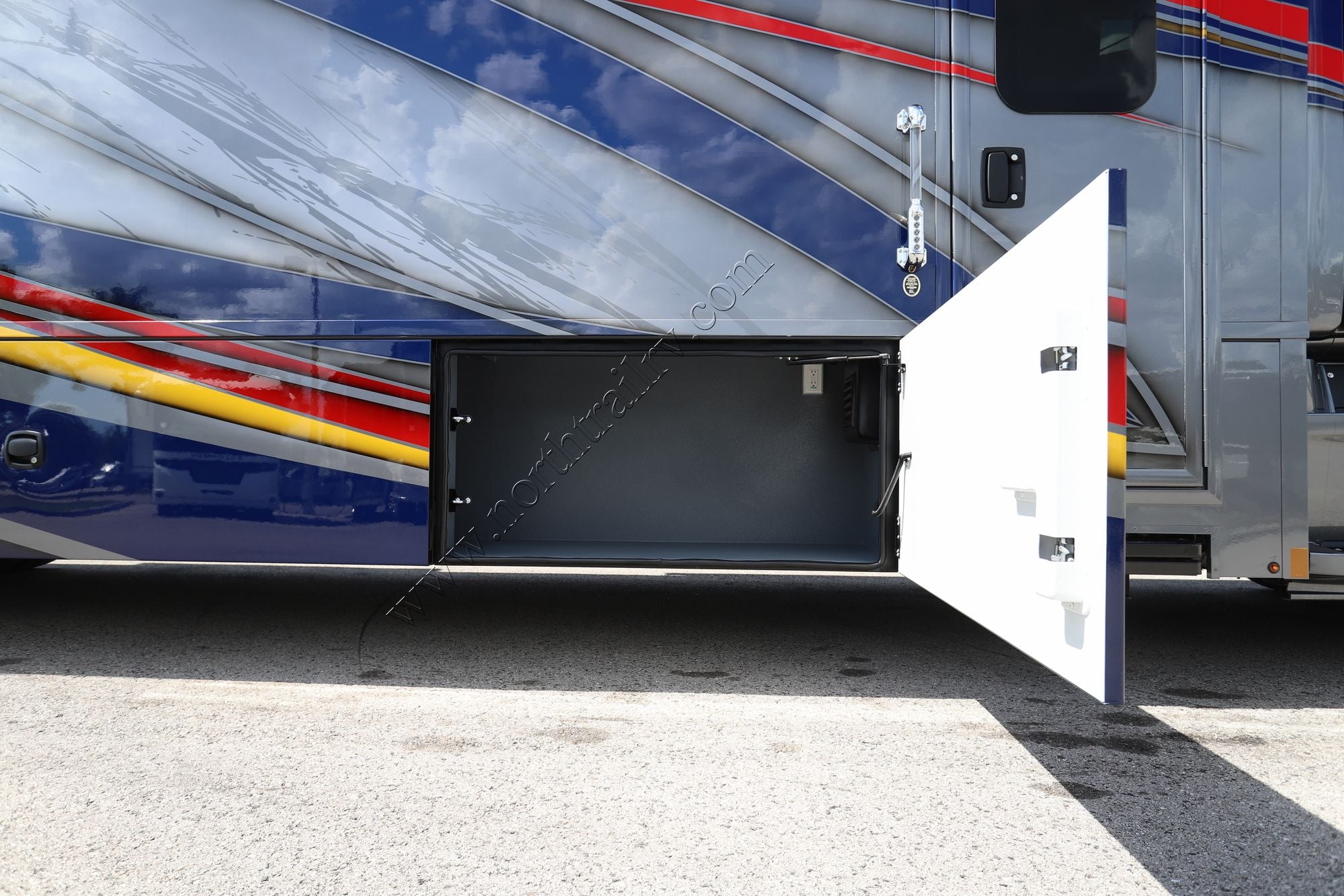 New 2026 Renegade Rv Classic Garage 2609 Super C  For Sale