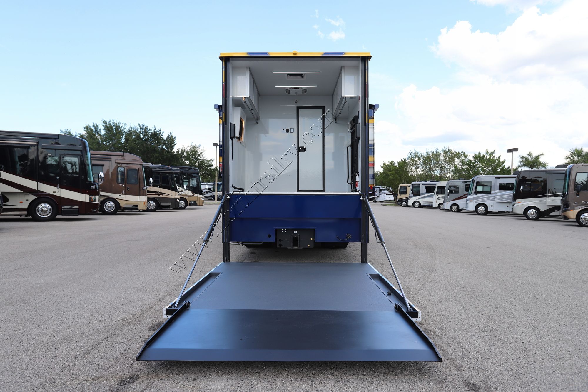 New 2026 Renegade Rv Classic Garage 2609 Super C  For Sale