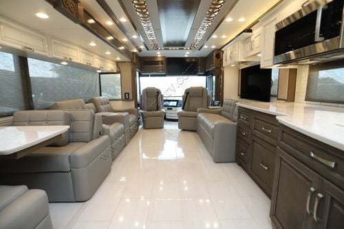 2026 Newmar Essex 4551