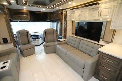 2026 Newmar Essex 4551