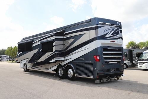 2026 Newmar Essex 4551
