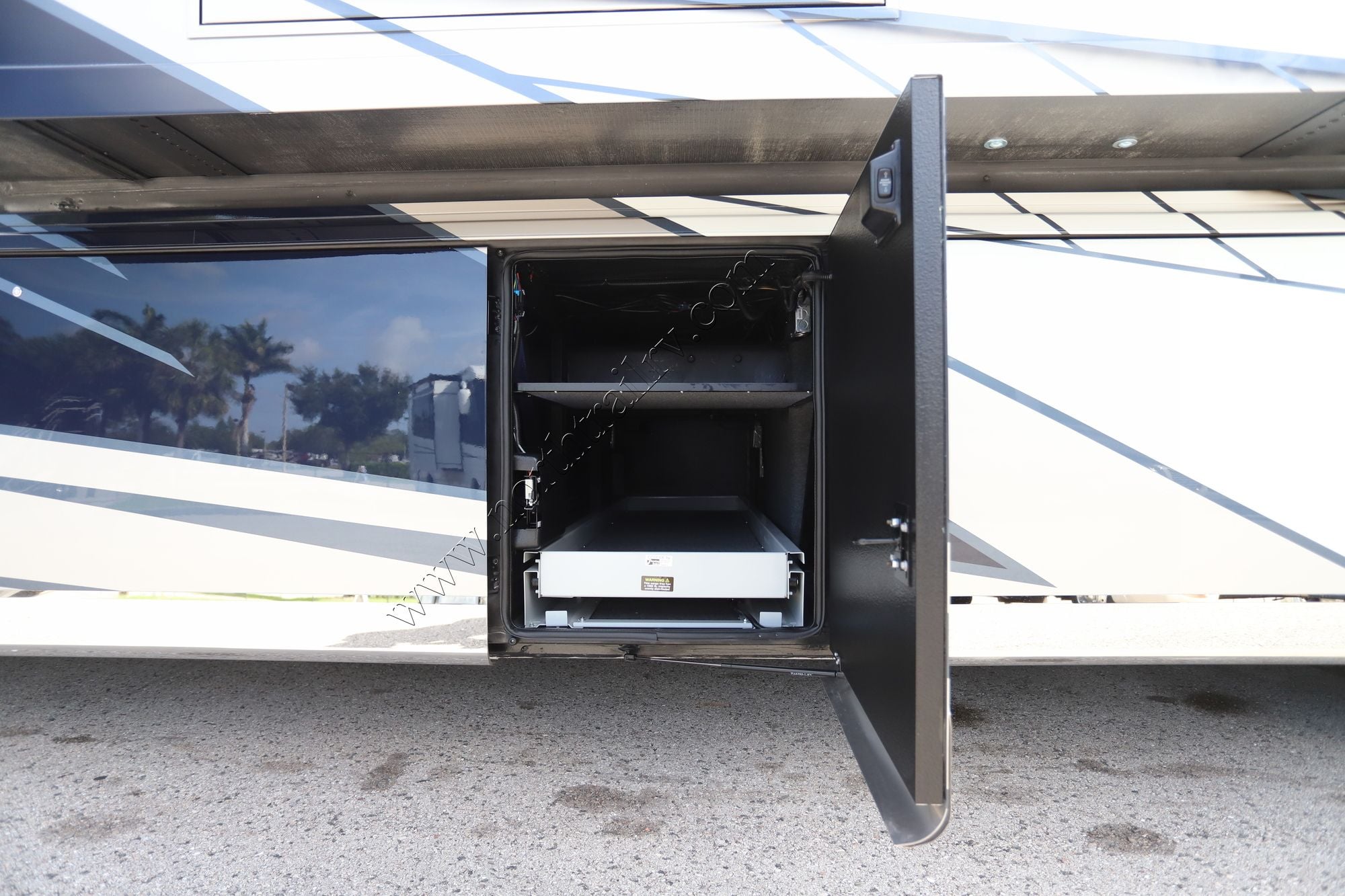 New 2026 Newmar Essex 4551 Class A  For Sale