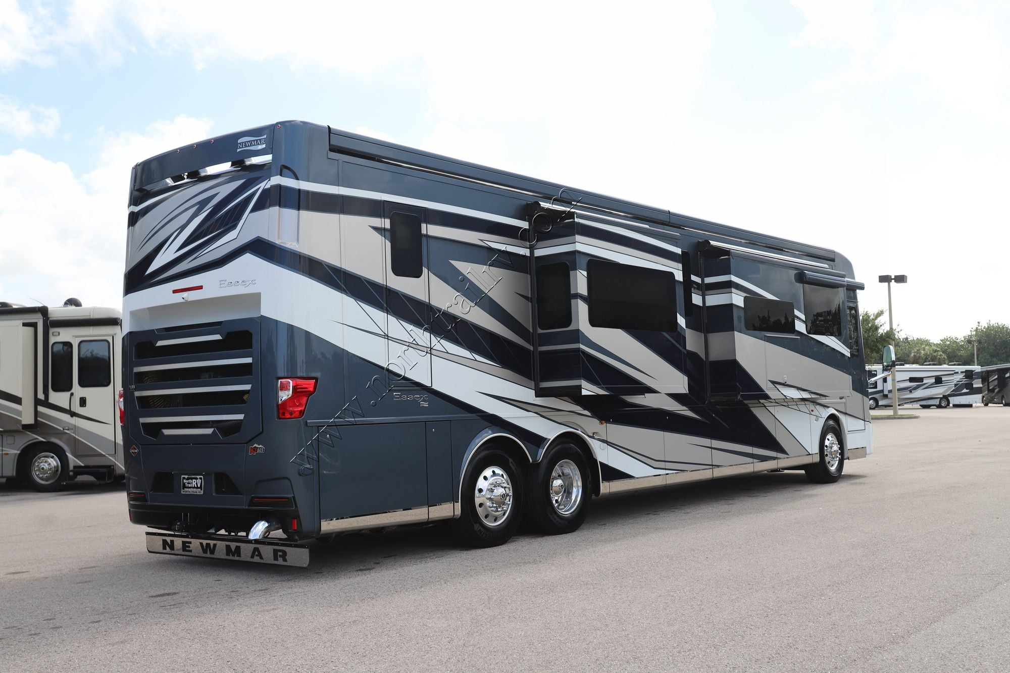 New 2026 Newmar Essex 4551 Class A  For Sale