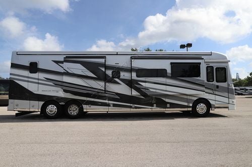 2027 Newmar Dutch Star 4369 Class A