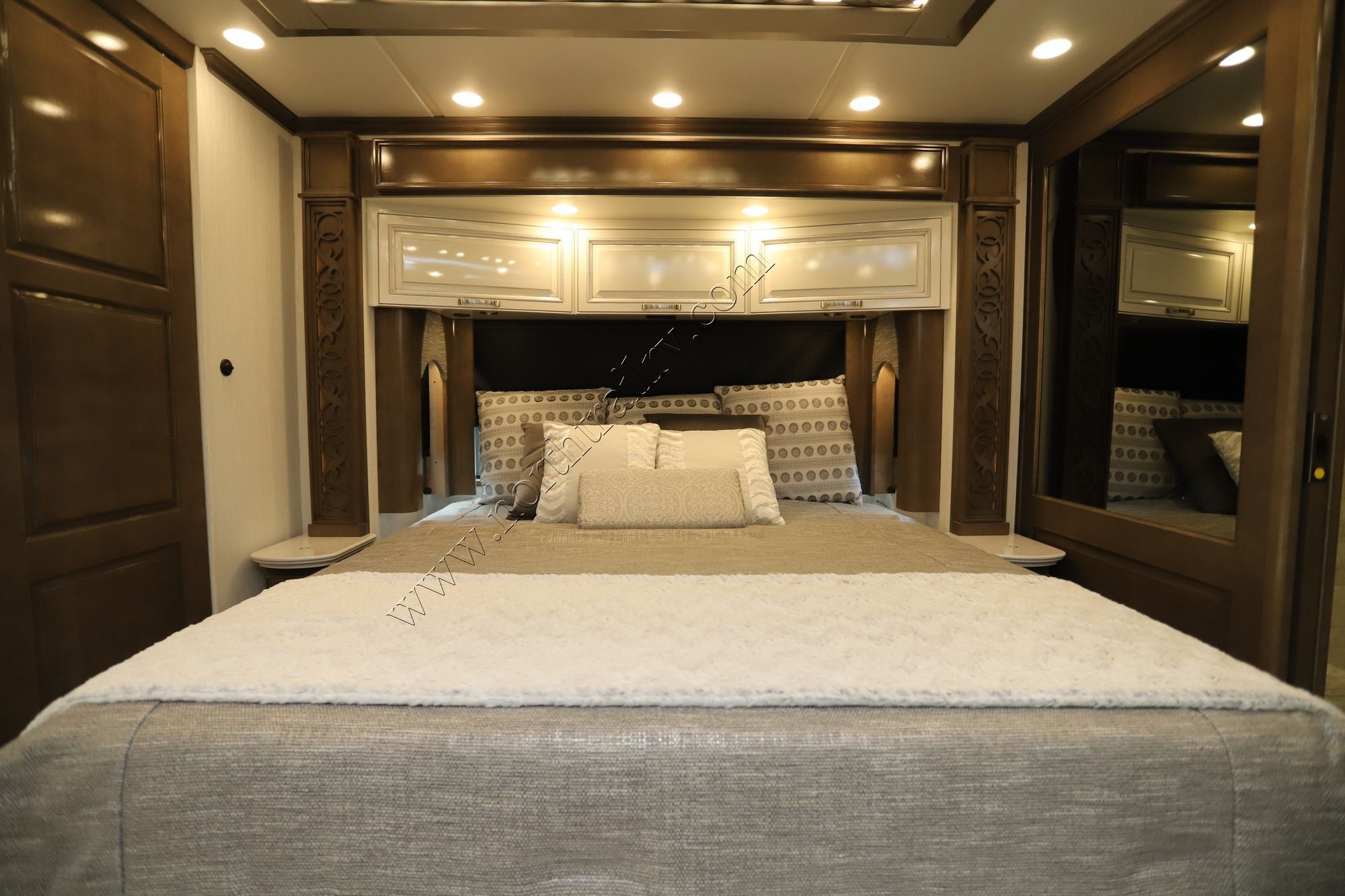 New 2026 Newmar Essex 4551 Class A  For Sale