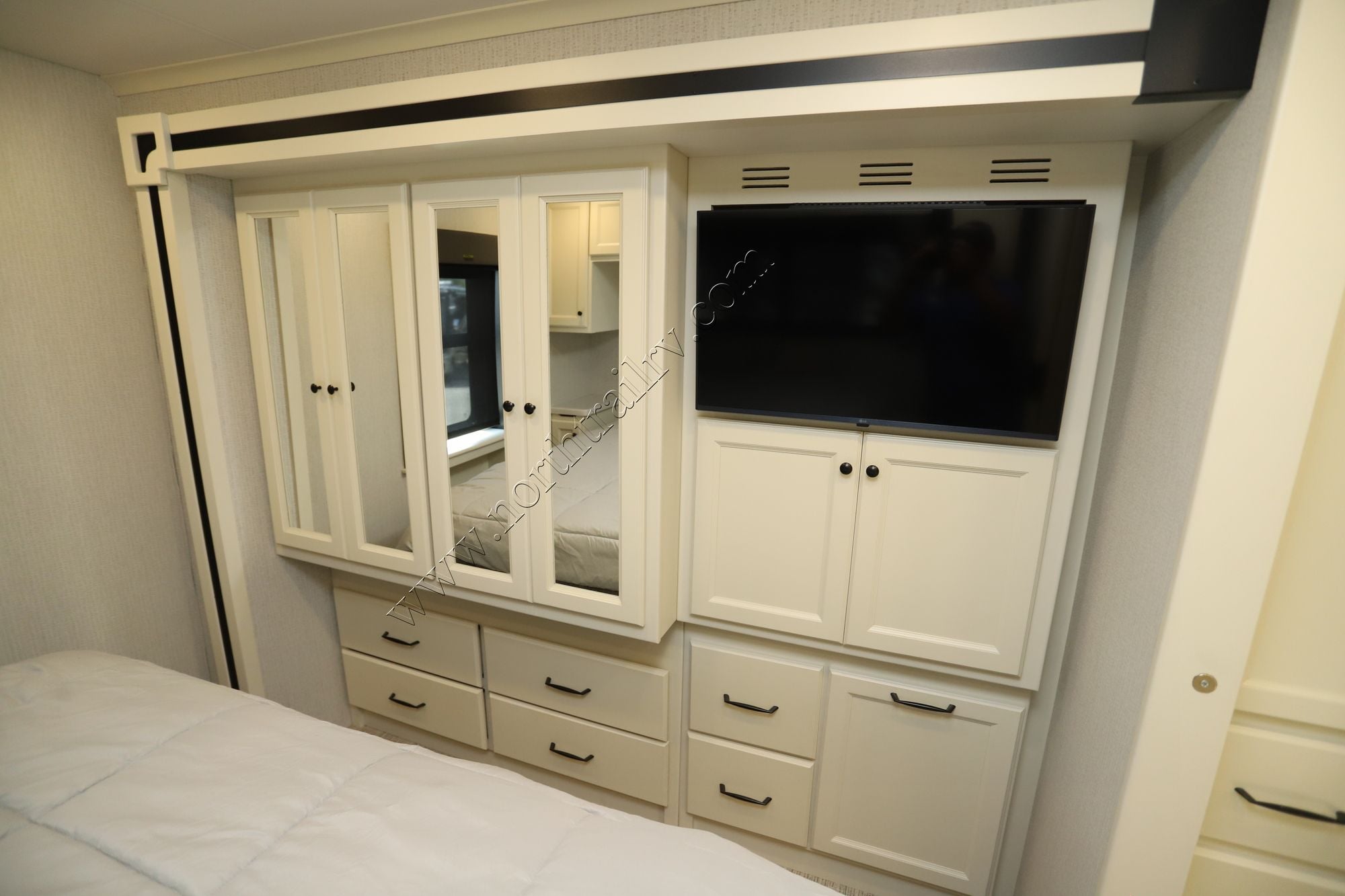 Used 2026 Tiffin Motor Homes Allegro 29NA Class A  For Sale