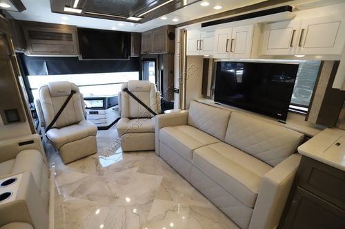 2027 Newmar Essex 4595