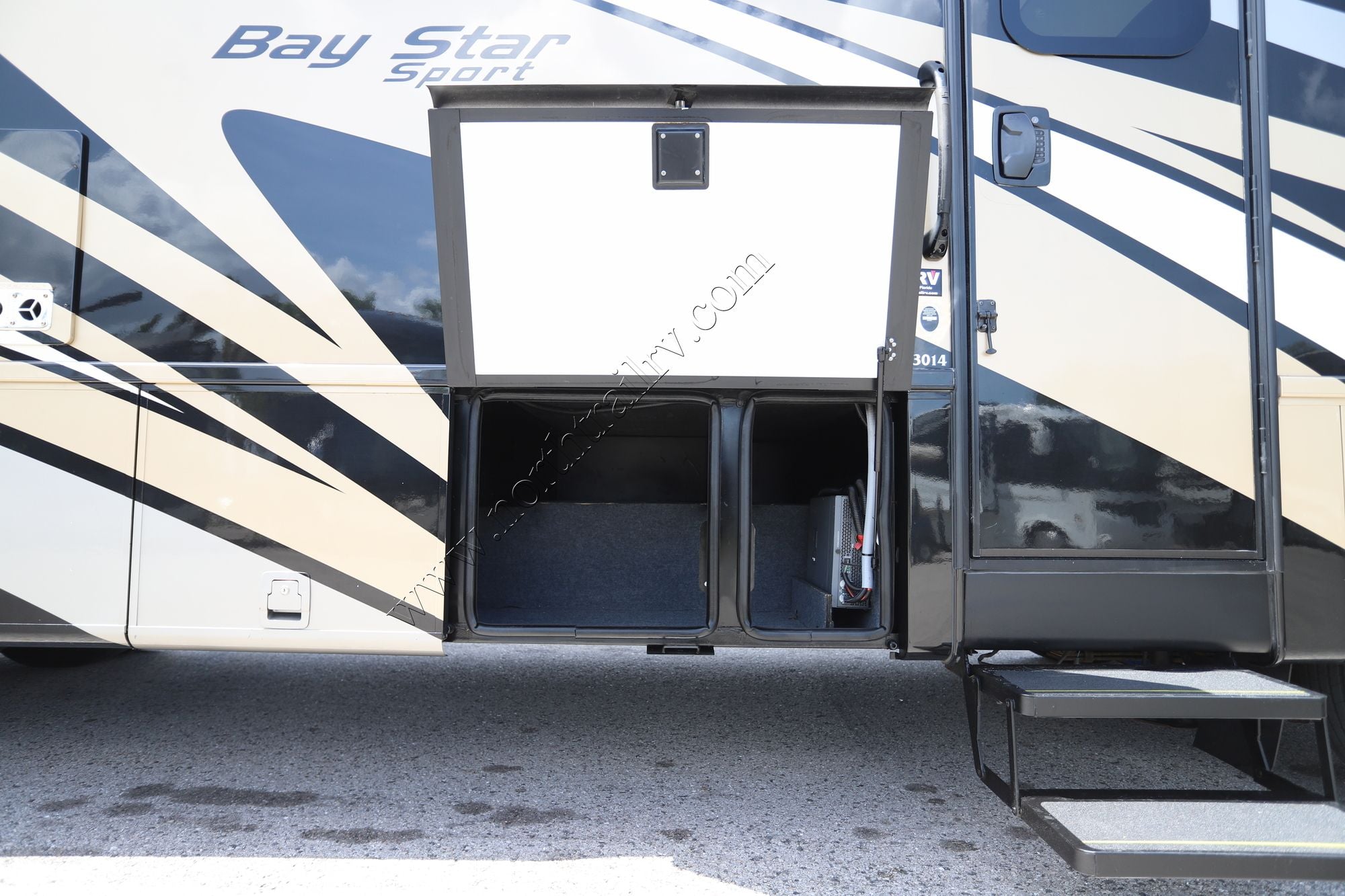 Used 2021 Newmar Bay Star Sport 3014 Class A  For Sale