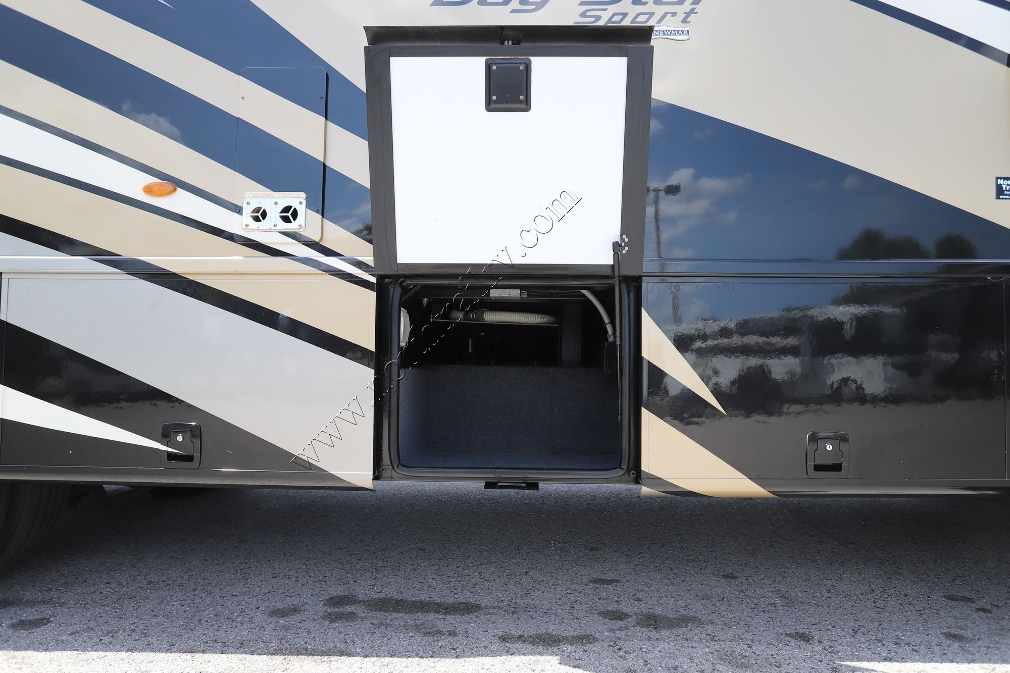 Used 2021 Newmar Bay Star Sport 3014 Class A  For Sale