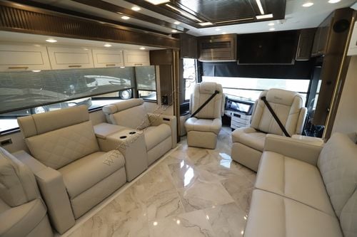 2027 Newmar Essex 4595