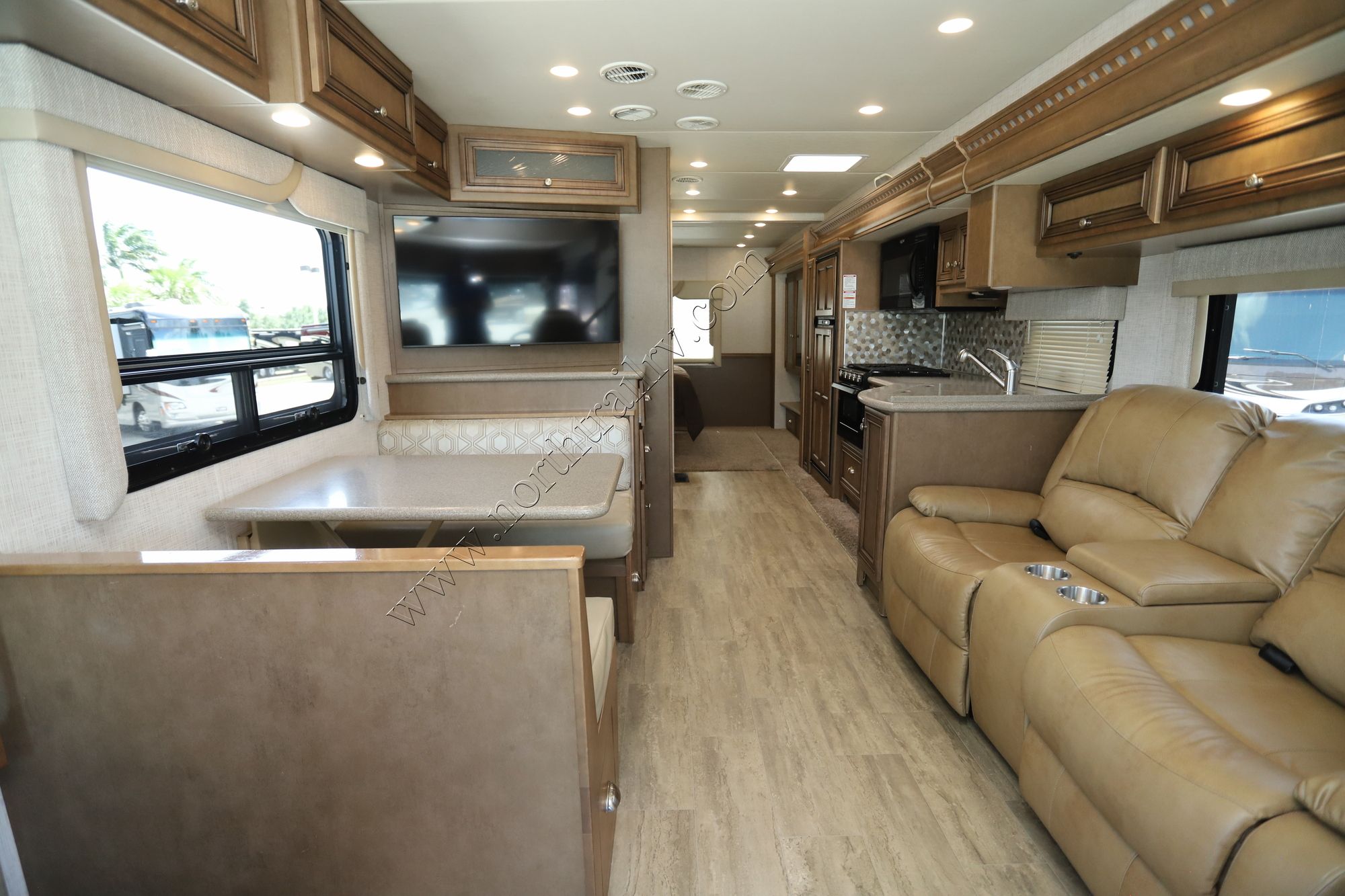Used 2021 Newmar Bay Star Sport 3014 Class A  For Sale