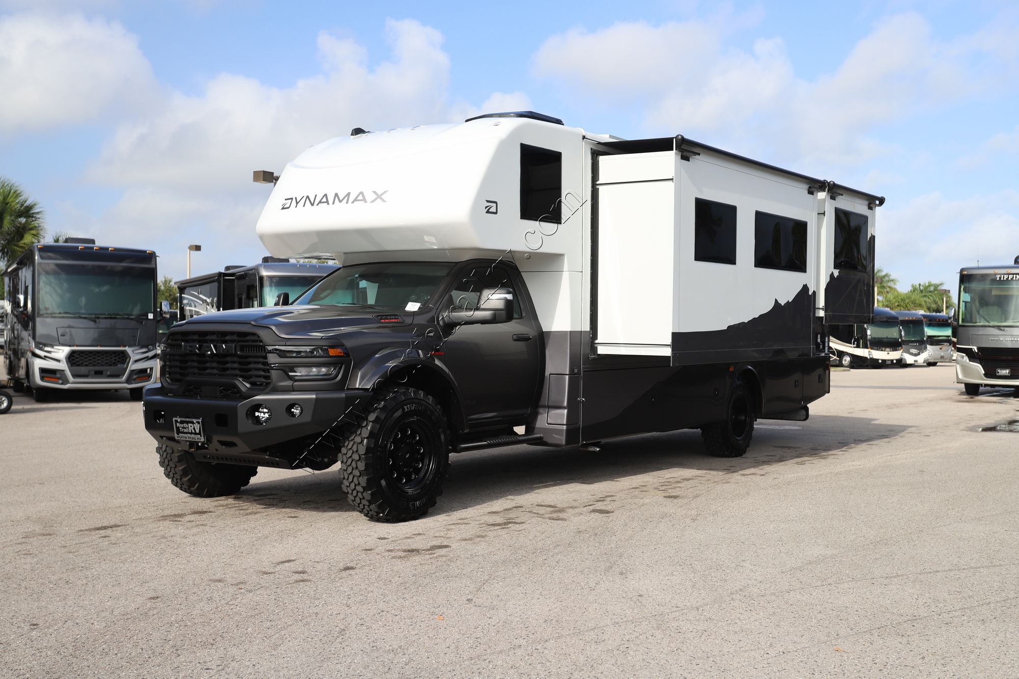 New 2026 Dynamax Isata 5 30FW 4X4 EX Super C  For Sale