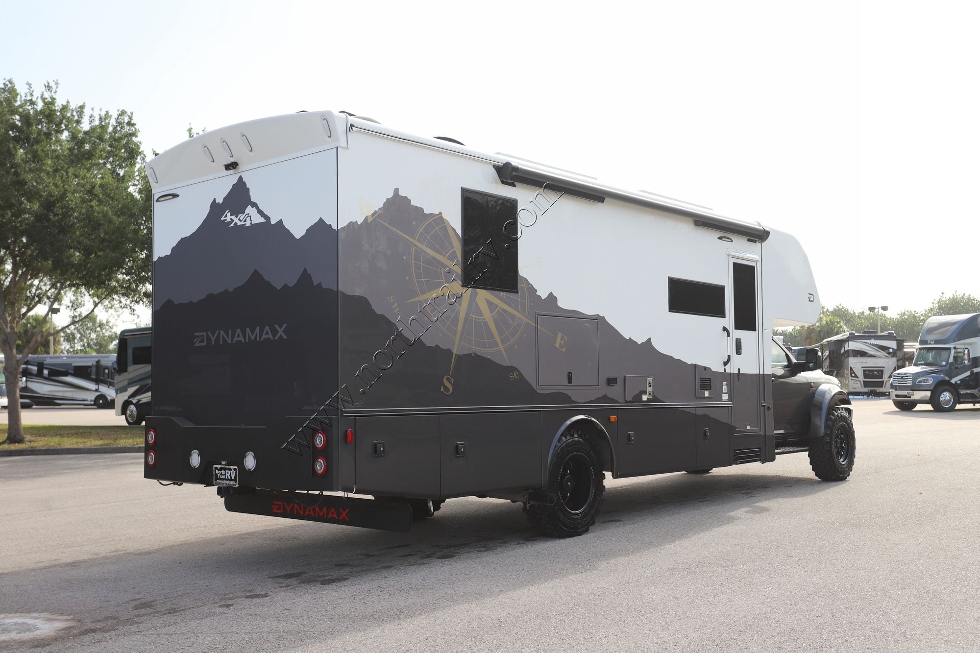 New 2026 Dynamax Isata 5 30FW 4X4 EX Super C  For Sale