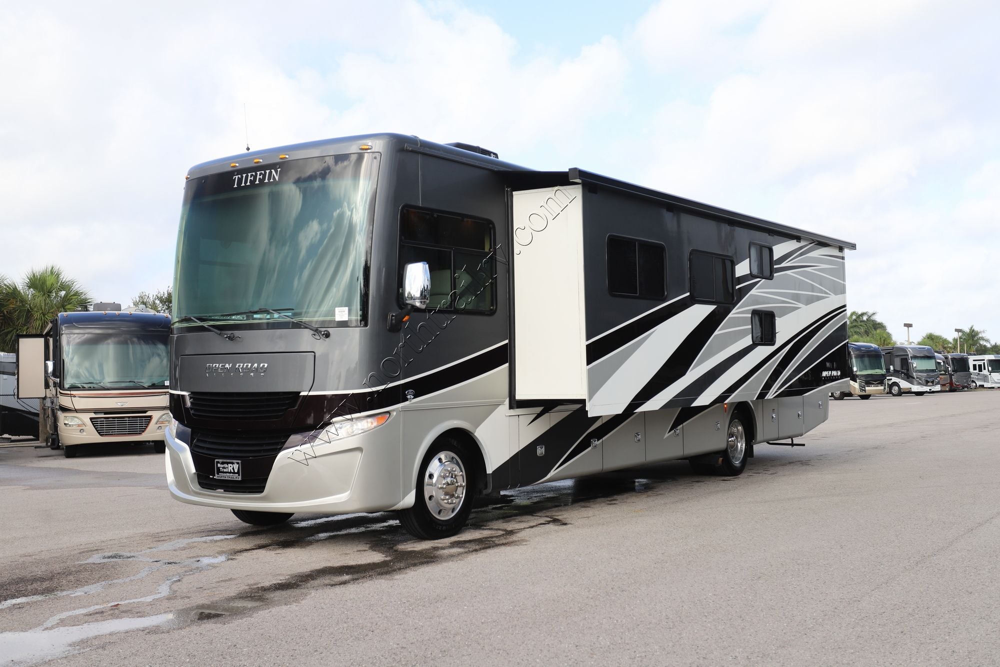 Used 2022 Tiffin Motor Homes Allegro 36UA Class A  For Sale
